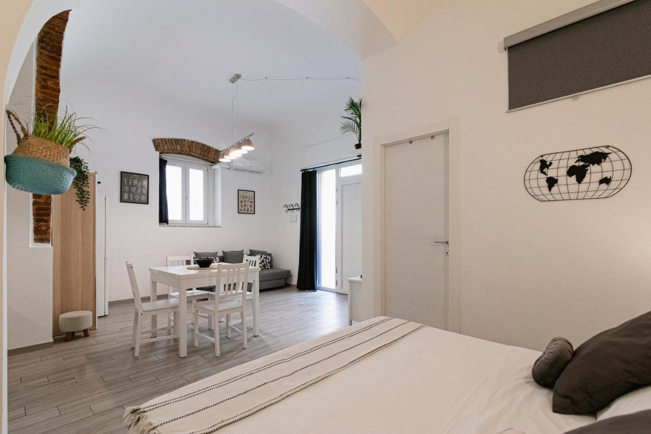 Zefiro21 Tiny House Apartment แตร์โมลิ ภายนอก รูปภาพ