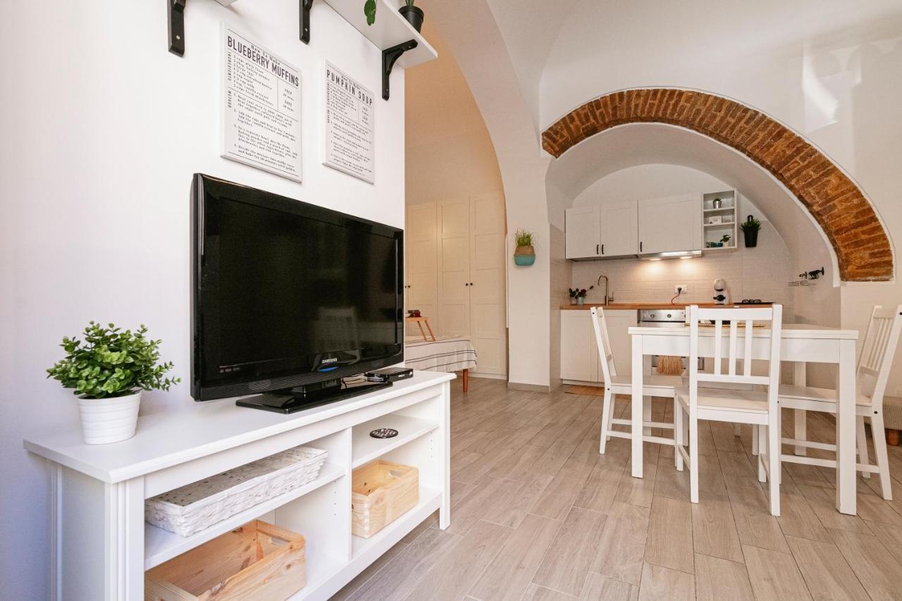 Zefiro21 Tiny House Apartment แตร์โมลิ ภายนอก รูปภาพ