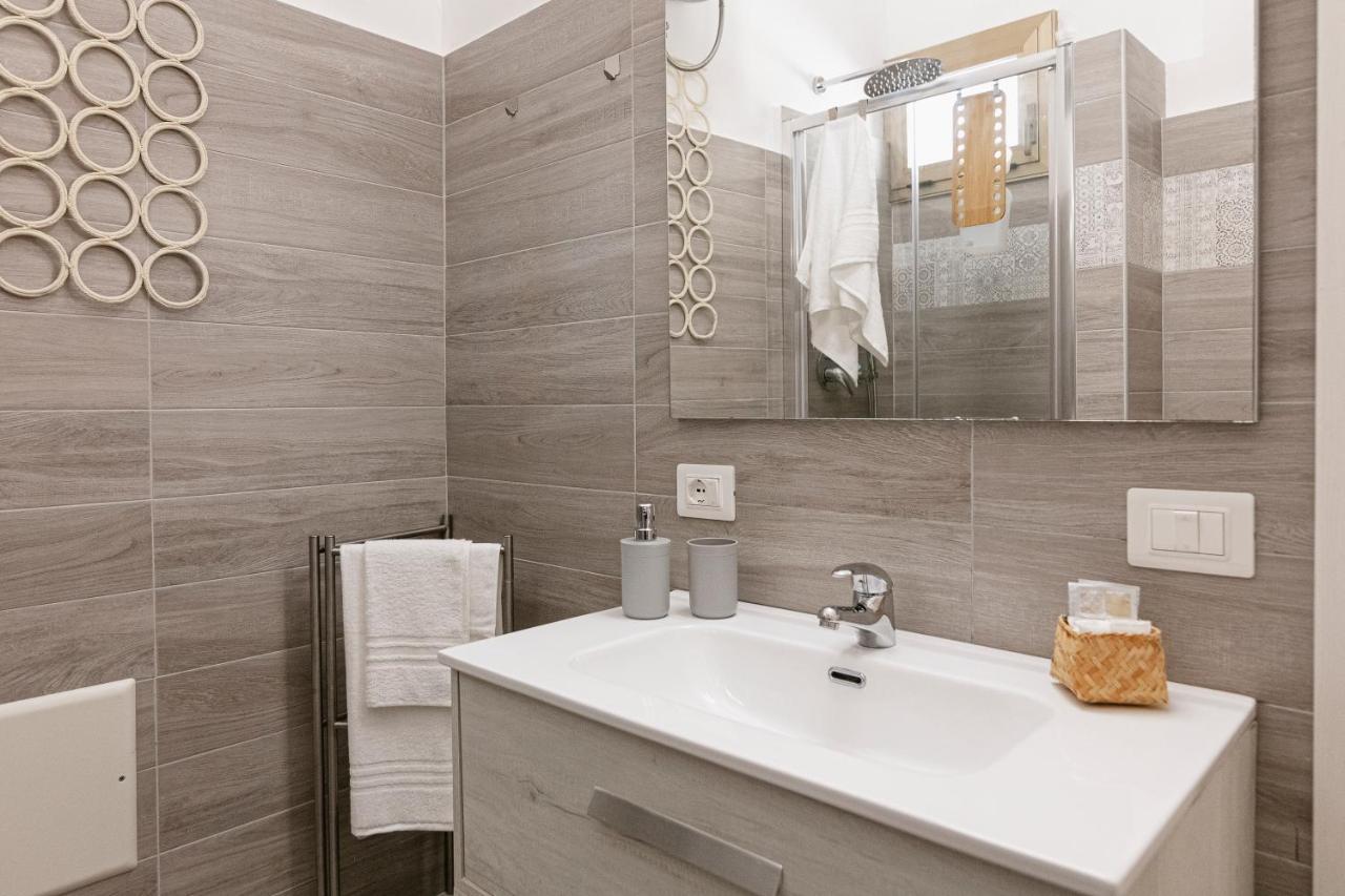 Zefiro21 Tiny House Apartment แตร์โมลิ ภายนอก รูปภาพ