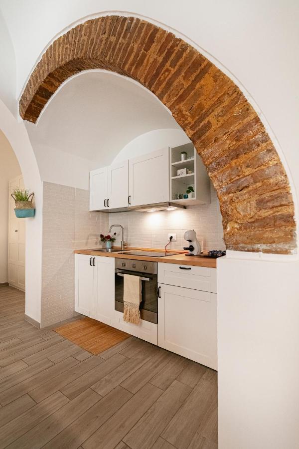 Zefiro21 Tiny House Apartment แตร์โมลิ ภายนอก รูปภาพ