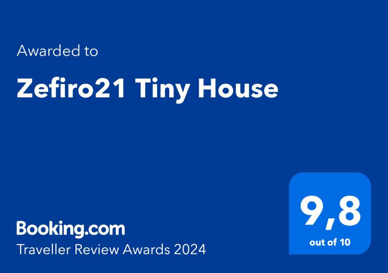 Zefiro21 Tiny House Apartment แตร์โมลิ ภายนอก รูปภาพ